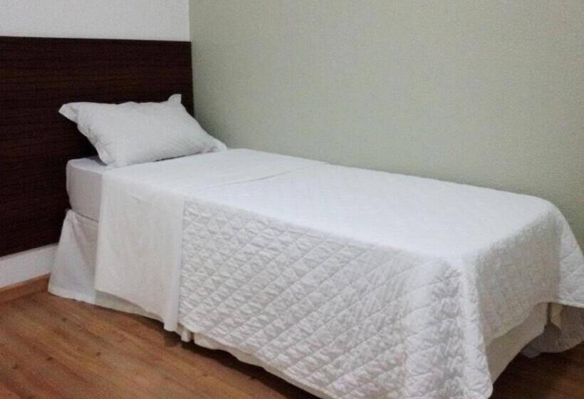 수피리어 트리플 룸, Nelo