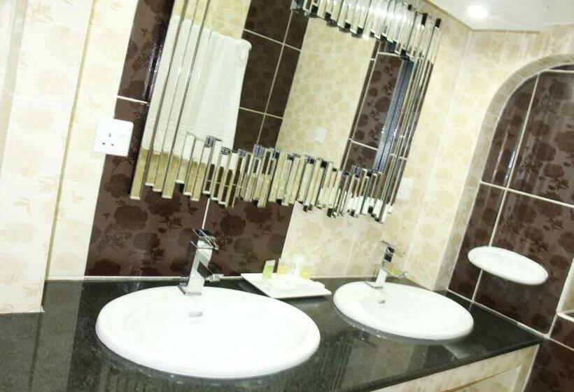 سوییت اجرایی, Riyam