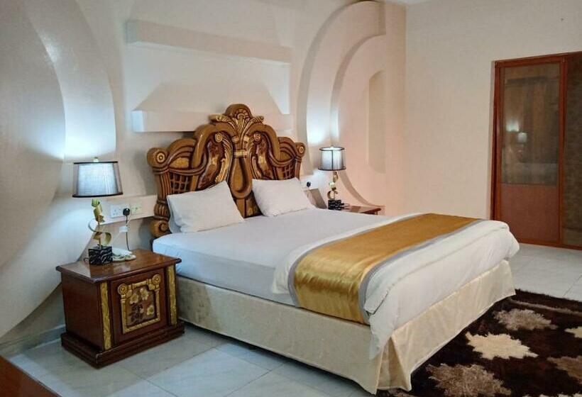 سوییت اجرایی, Riyam