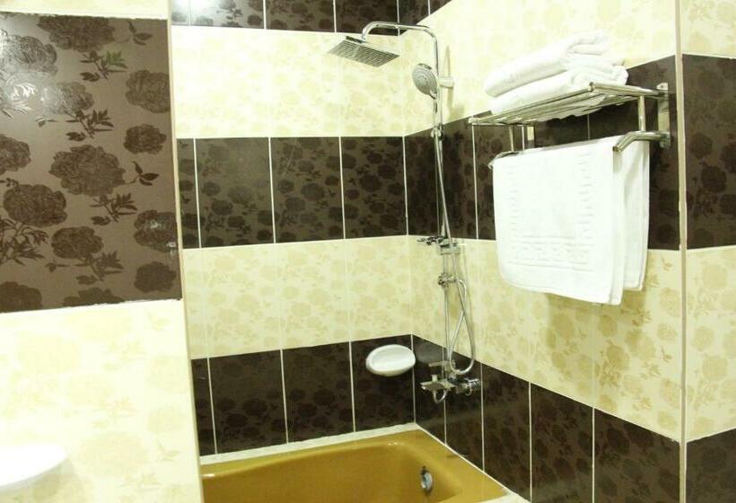 اتاق اجرایی, Riyam