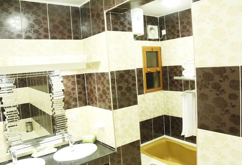 سوییت اجرایی, Riyam