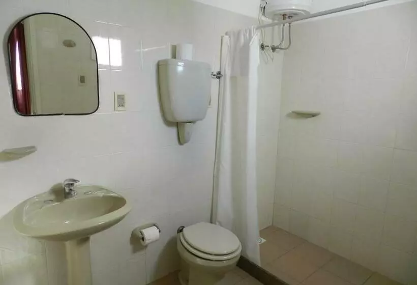 Superior Yhden Hengen Huone, Romi