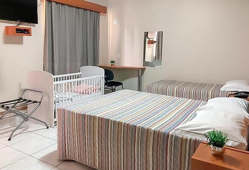 デラックストリプルルーム, Tri Hotel Centro Chapecó