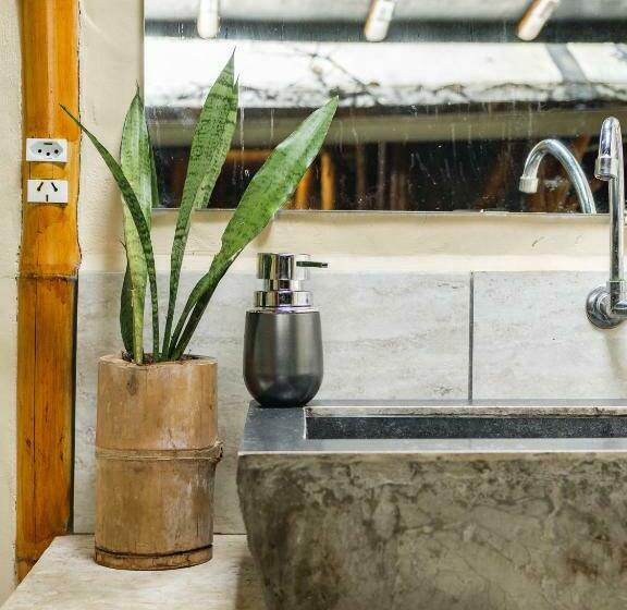 Бунгало Стандарт, Universo Pol Bamboo Hostel