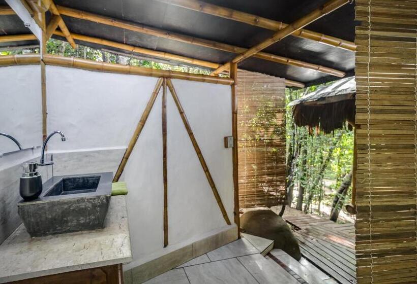 Бунгало Стандарт, Universo Pol Bamboo Hostel