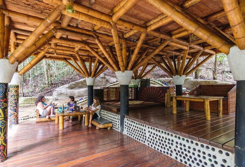 공동 객실, Universo Pol Bamboo Hostel