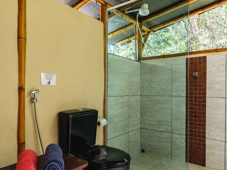 Бунгало Стандарт, Universo Pol Bamboo Hostel