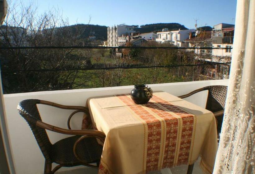 Habitació Quàdruple Estàndard amb Balconada, B&b Lovac