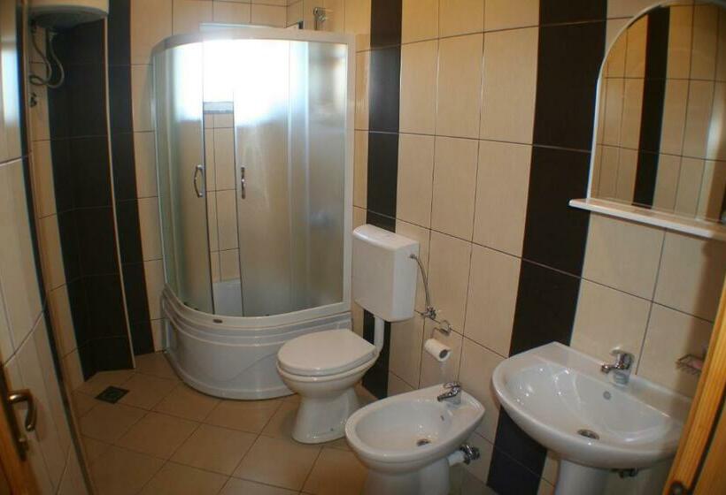 Habitació Quàdruple Estàndard amb Balconada, B&b Lovac