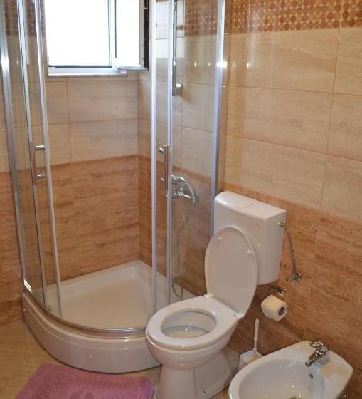 Estudi Superior, B&b Lovac