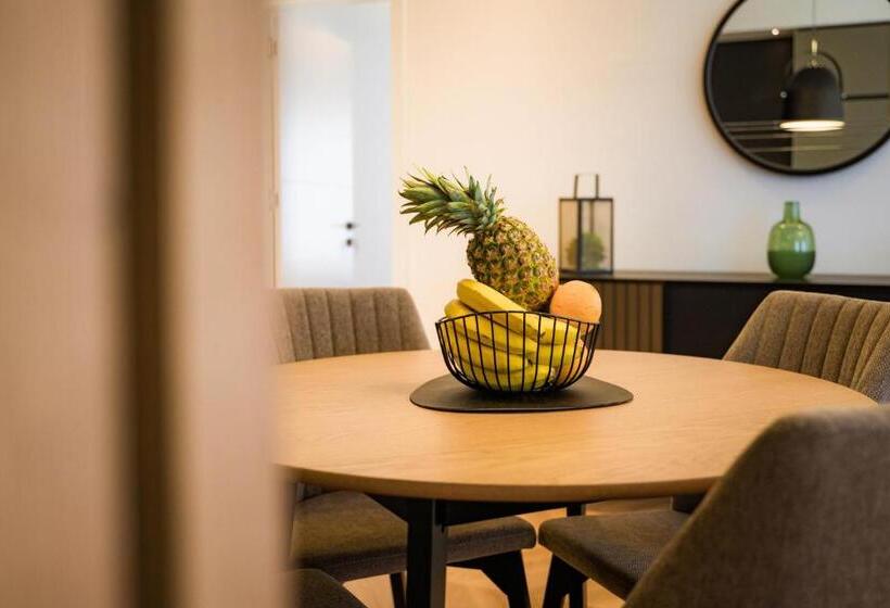 Vila Deluxe 1 Dormitori, B&b Lovac