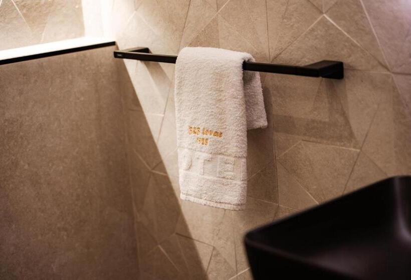 Vila Deluxe 1 Dormitori, B&b Lovac