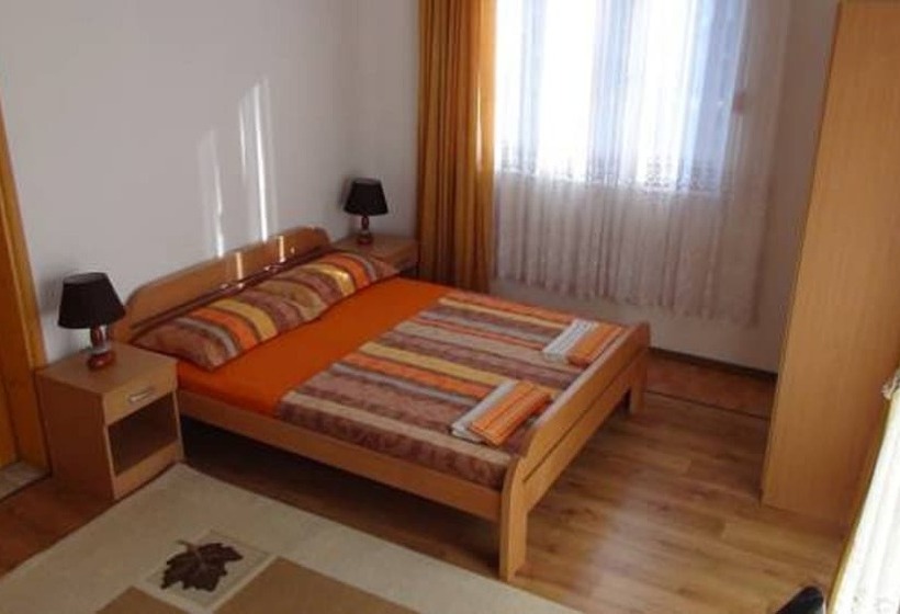 Habitació Quàdruple Estàndard amb Balconada, B&b Lovac