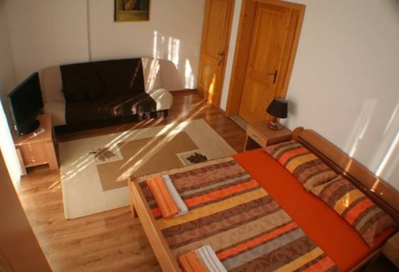 Habitació Quàdruple Estàndard amb Balconada, B&b Lovac