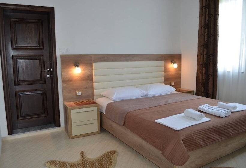 Estudi Superior, B&b Lovac