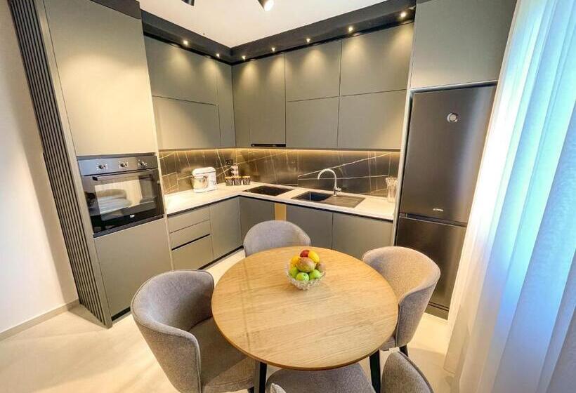 Apartament Deluxe 1 Dormitori, B&b Lovac