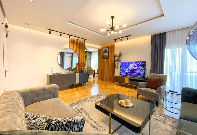 Apartament Deluxe 1 Dormitori, B&b Lovac