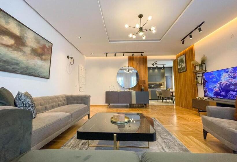 Apartament Deluxe 1 Dormitori, B&b Lovac