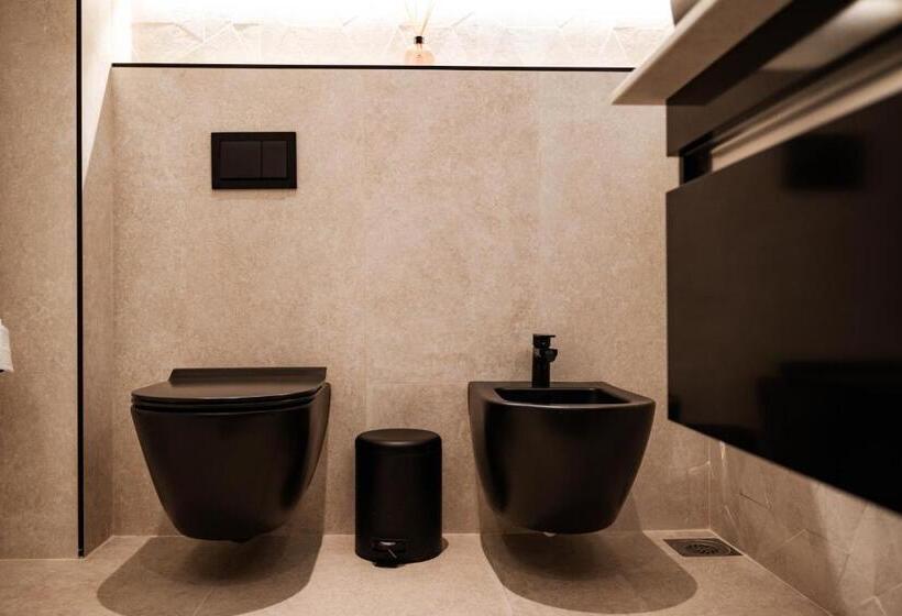 Vila Deluxe 1 Dormitori, B&b Lovac