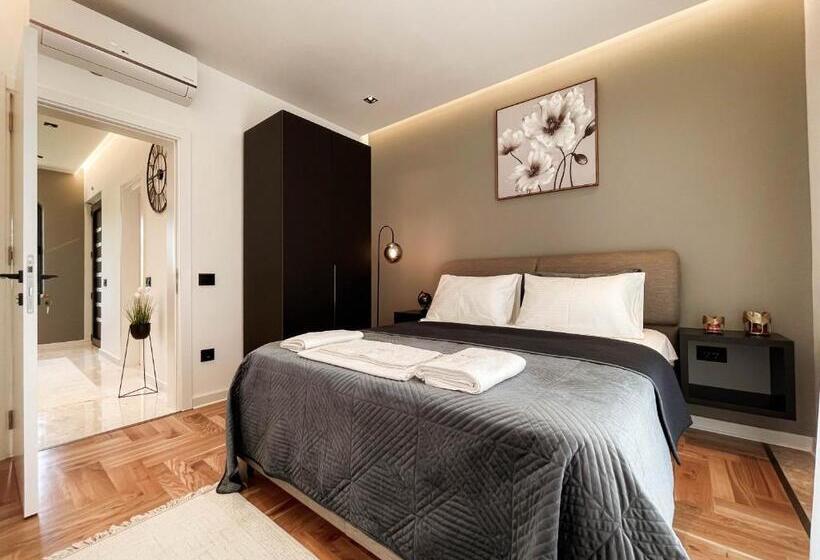 Vila Deluxe 1 Dormitori, B&b Lovac