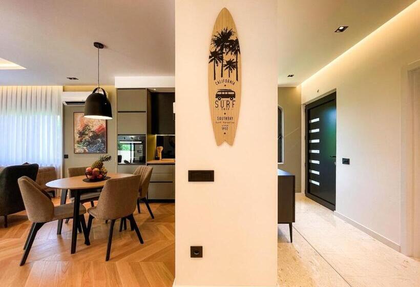 Vila Deluxe 1 Dormitori, B&b Lovac