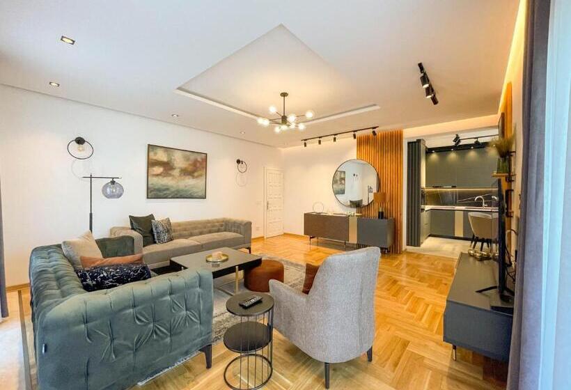 Apartament Deluxe 1 Dormitori, B&b Lovac