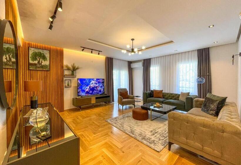 Apartament Deluxe 1 Dormitori, B&b Lovac