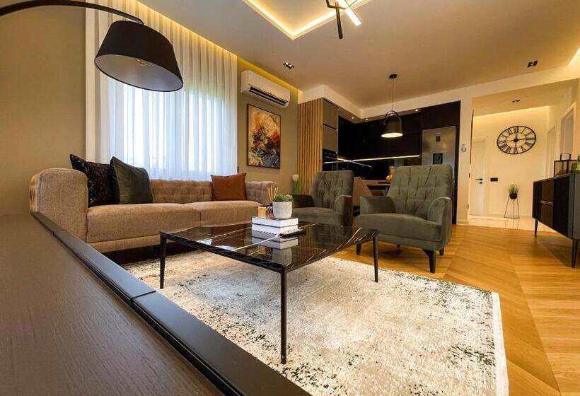 Vila Deluxe 1 Dormitori, B&b Lovac