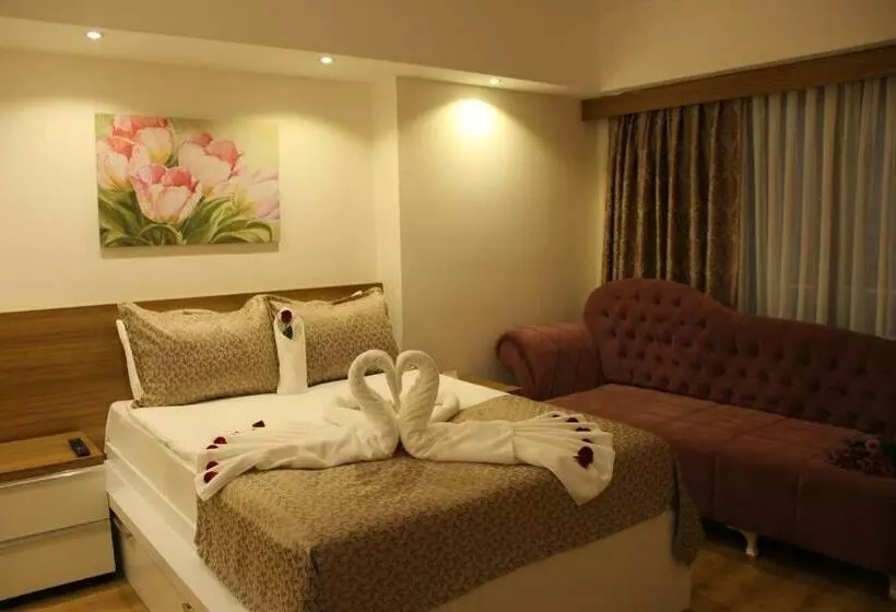 استودیو خانوادگی, Devin Otel