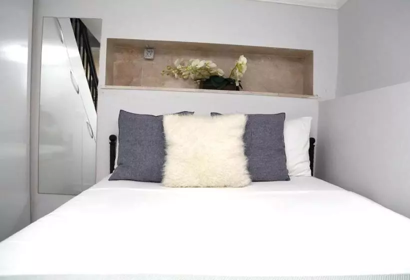 1 Bedroom Duplex Apartment, Ditto Flats