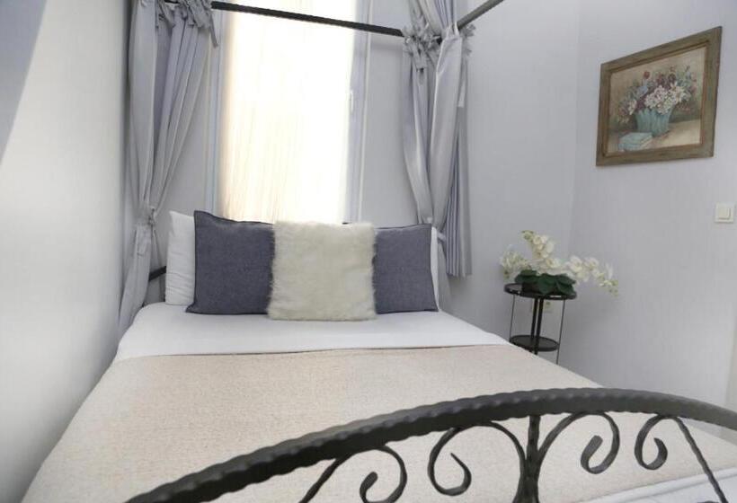 1 Bedroom Superior Apartment, Ditto Flats