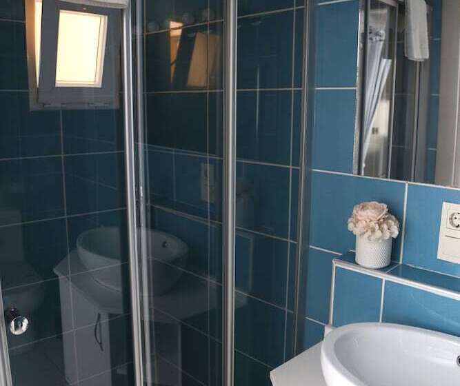 1 Bedroom Apartment with Balcony, Ditto Flats