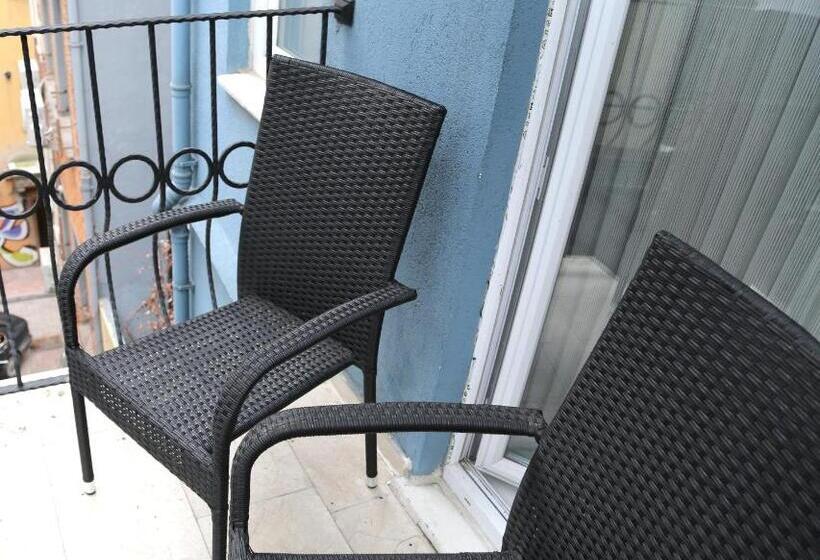 1 Bedroom Apartment with Balcony, Ditto Flats