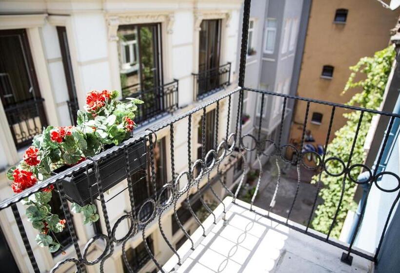 1 Bedroom Apartment with Balcony, Ditto Flats