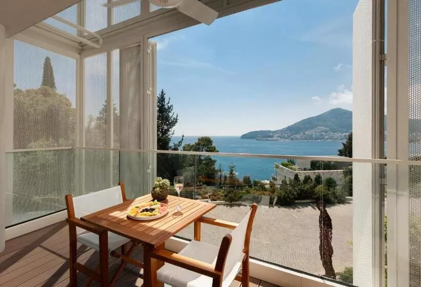 Deluxe Room View Sea with Balcony