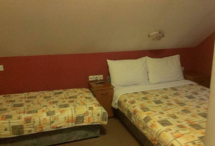 اتاق استاندارد سه نفره, Private Accommodation Lidija Rakočević