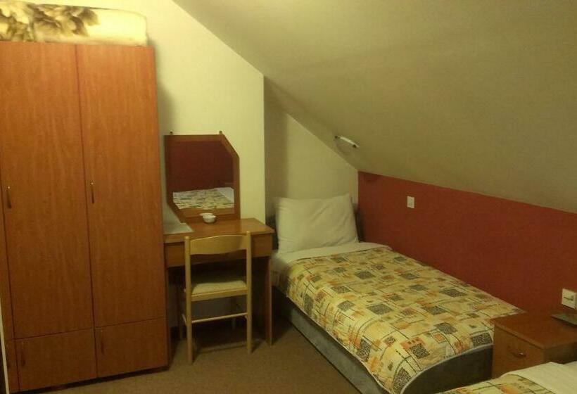 اتاق استاندارد سه نفره, Private Accommodation Lidija Rakočević