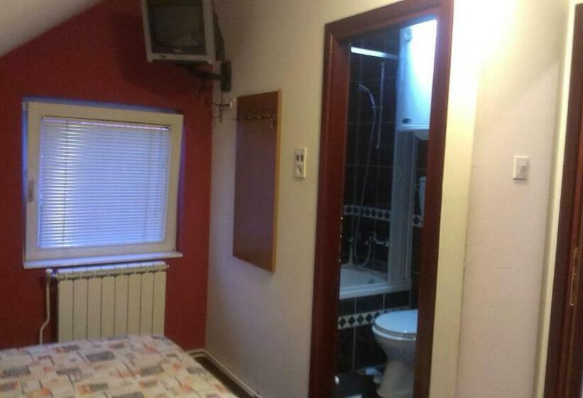 اتاق استاندارد سه نفره, Private Accommodation Lidija Rakočević