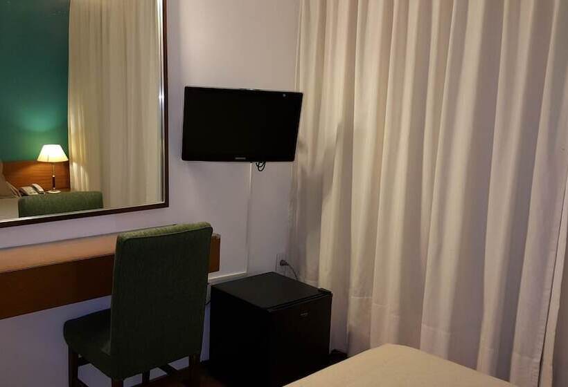 اتاق استاندارد, Avenida