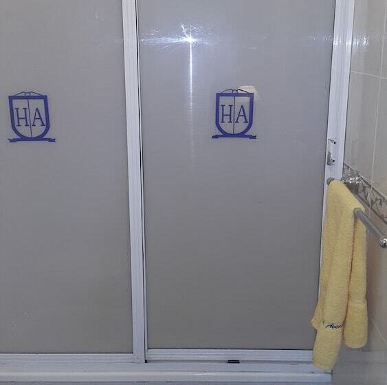 اتاق استاندارد سه نفره, Avenida