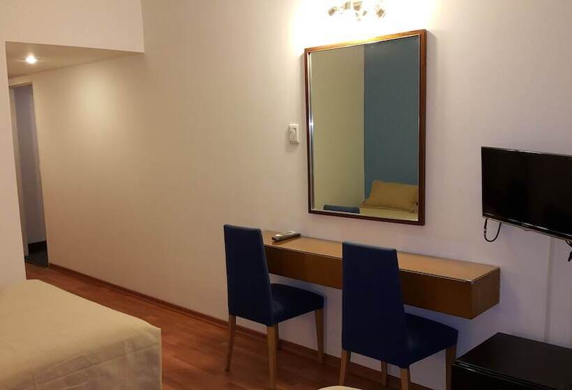 اتاق استاندارد سه نفره, Avenida