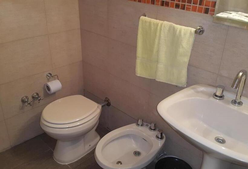 اتاق استاندارد سه نفره, Avenida