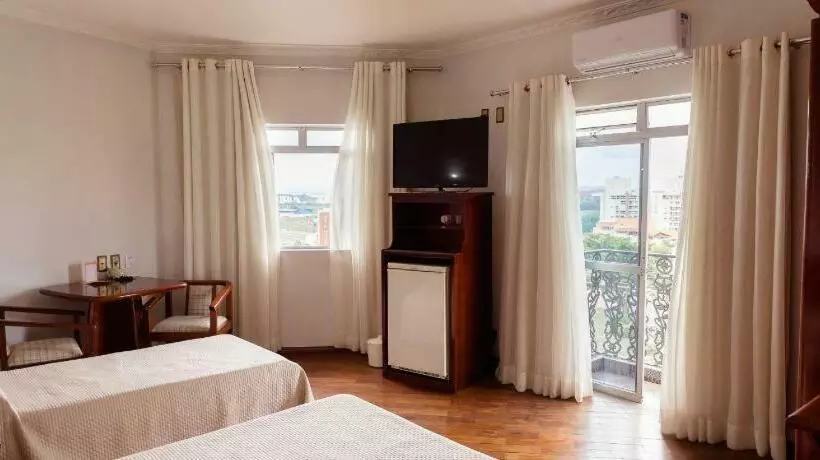اتاق استاندارد سه نفره, Castelar Novo