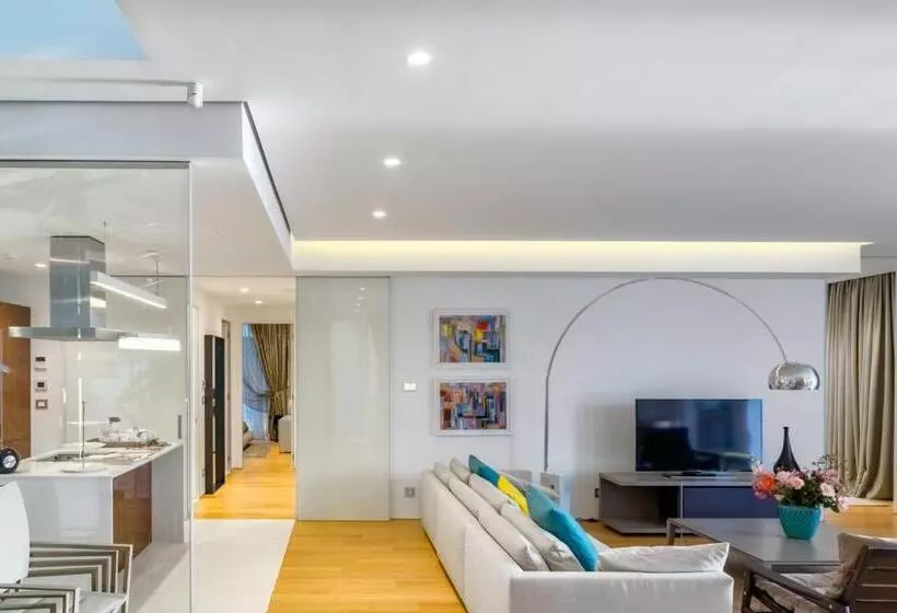 1 Bedroom Penthouse Apartment