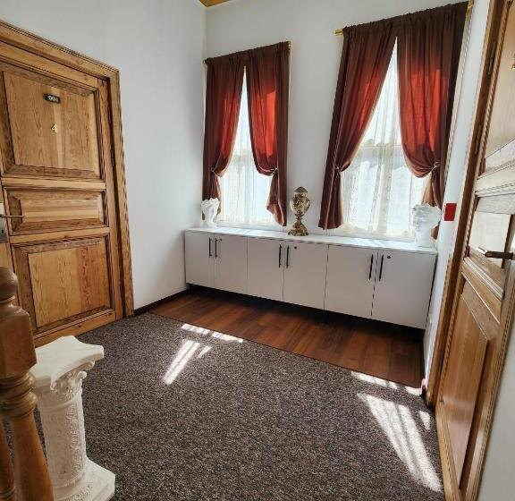 اتاق استاندارد, Kadıköy White House