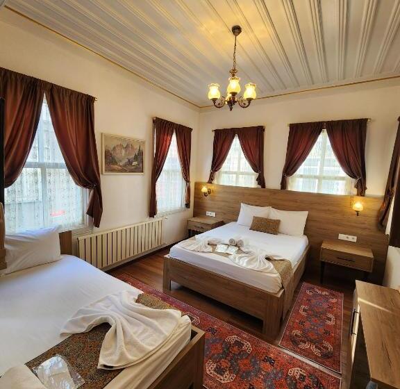 سوییت خانوادگی, Kadıköy White House