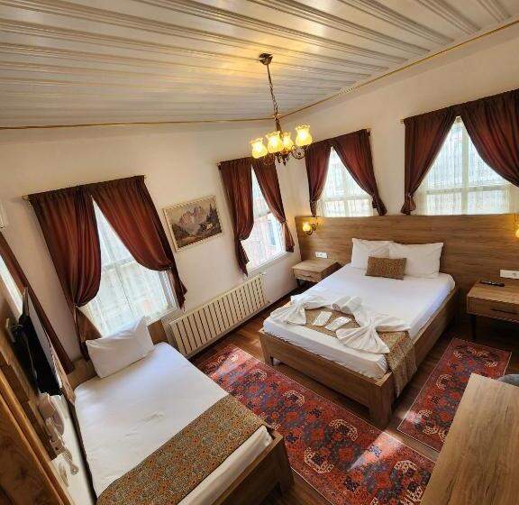 سوییت خانوادگی, Kadıköy White House