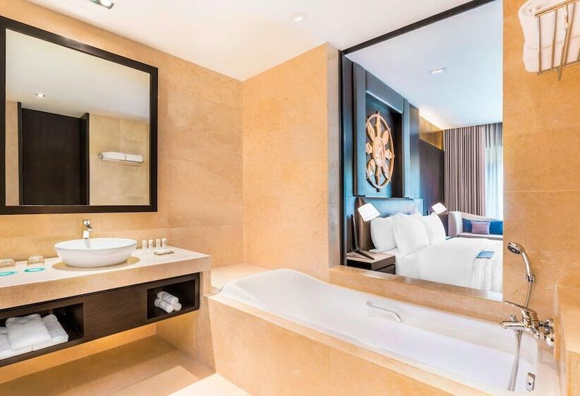 Camera Deluxe, Le Méridien Paro, Riverfront