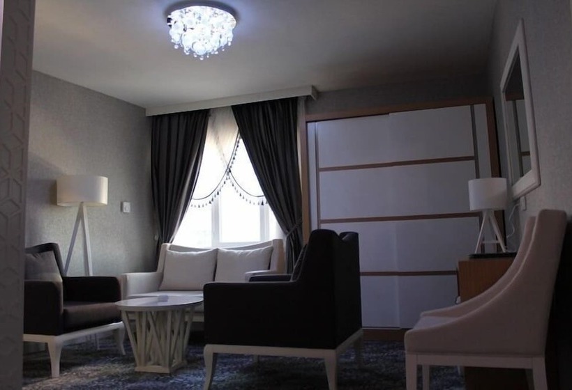 سوییت جونیور, Manhattan