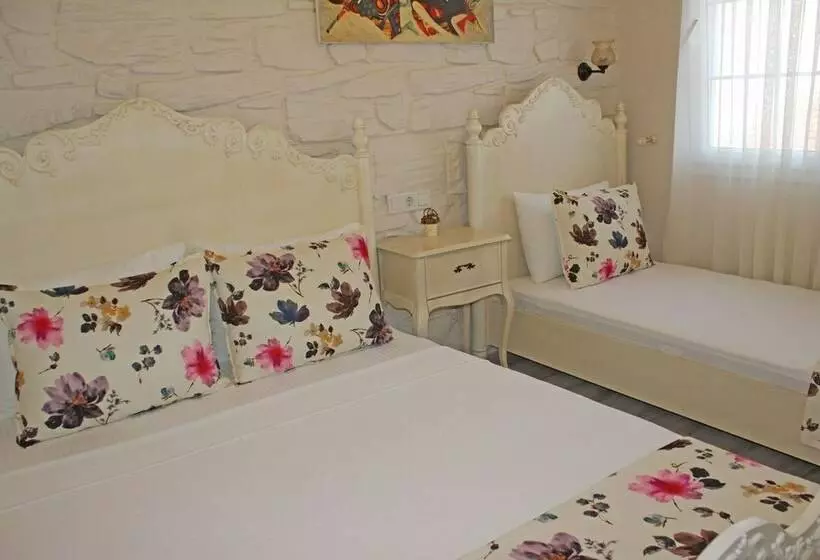 اتاق استاندارد سه نفره, Stafilia Bozcaada Adults Only